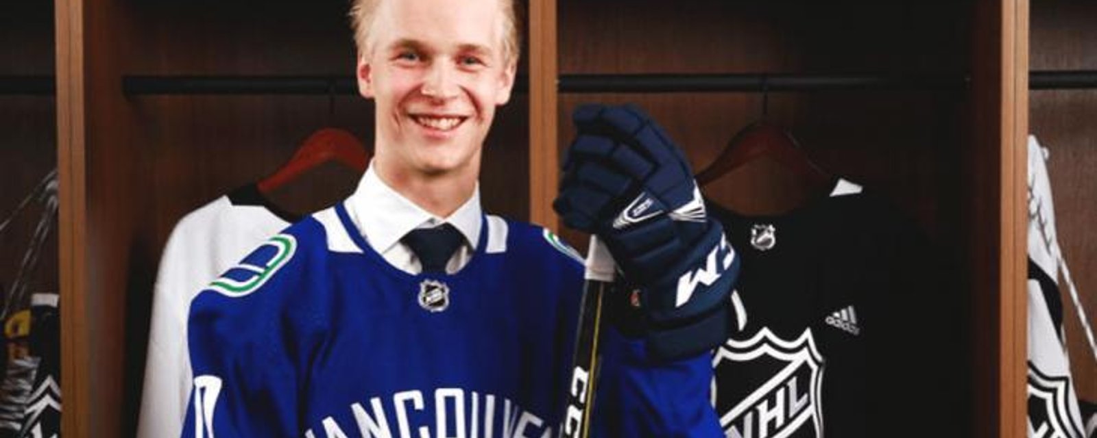 World Juniors: Elias Pettersson delivers an absolute disgusting snipe