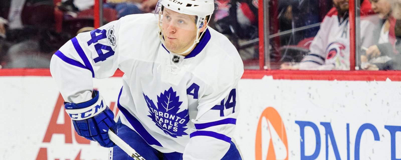 Breaking: Rielly takes a slewfoot from Voracek, rushed to the locker room