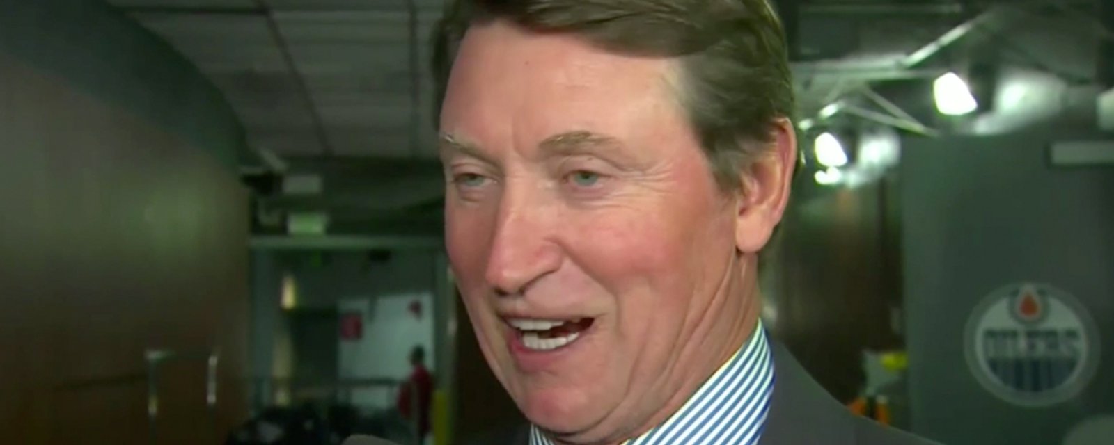 Must See: Oilers fans accuse Gretzky of giving boozy intermission interview 