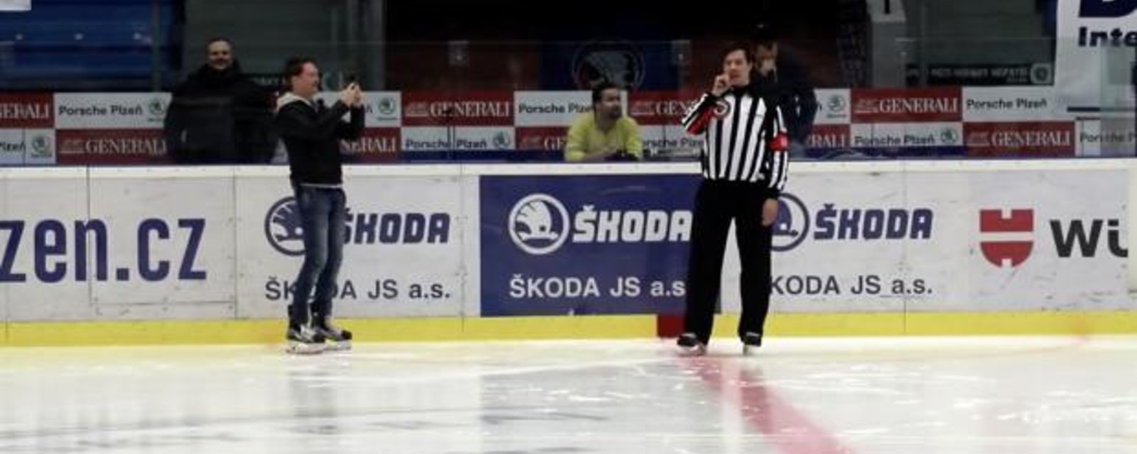 Referee steps up to sing anthem after singer doesn't show up 