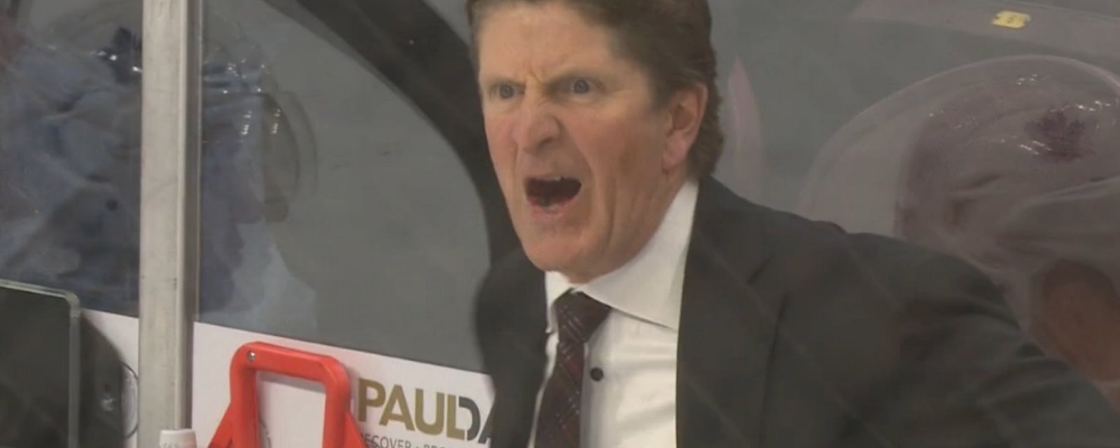 Mike Babcock goes off on linesman after he cost the Leafs a goal. 