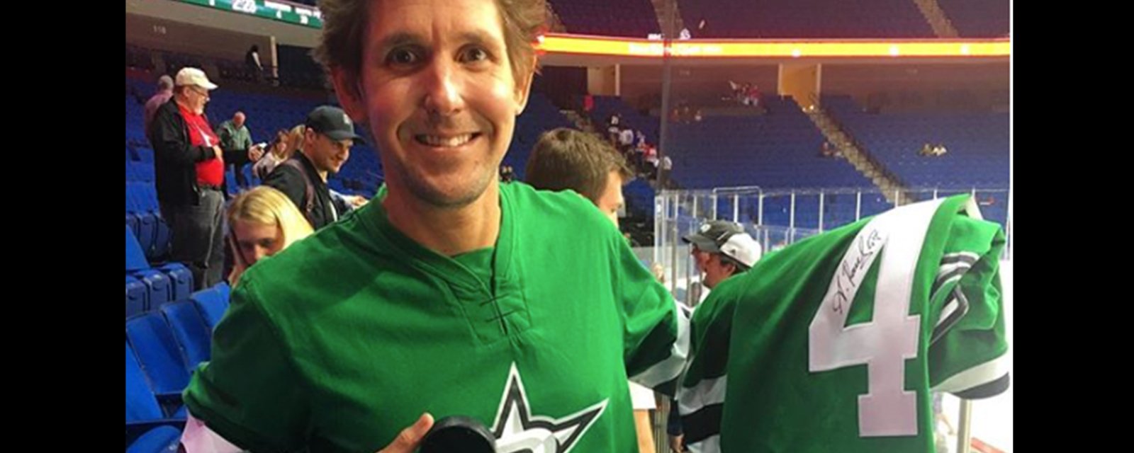 Stars’ Radulov wore a replica jersey off a fan’s back for preseason game 