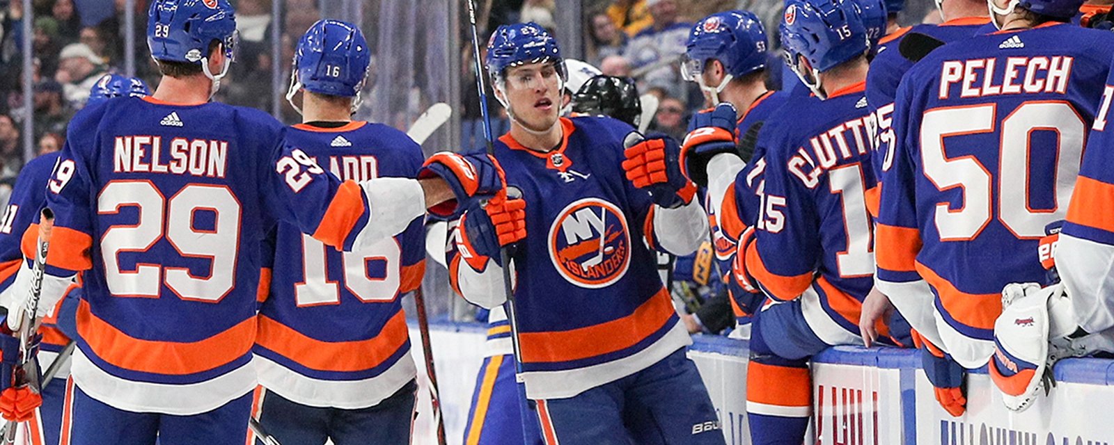 Islanders name new captain, officially move on from Tavares era
