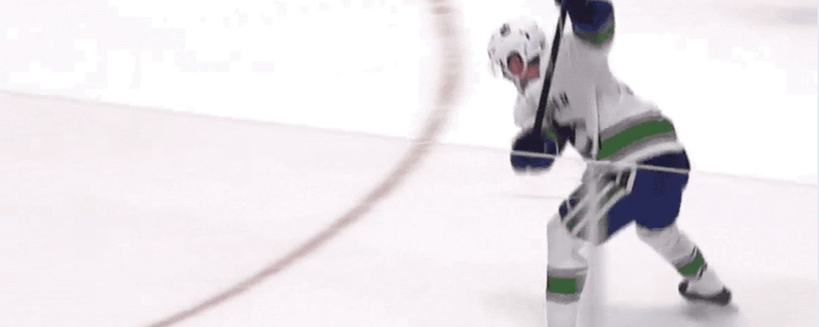 Pettersson unloads huge slap shot for 10th of the year! 