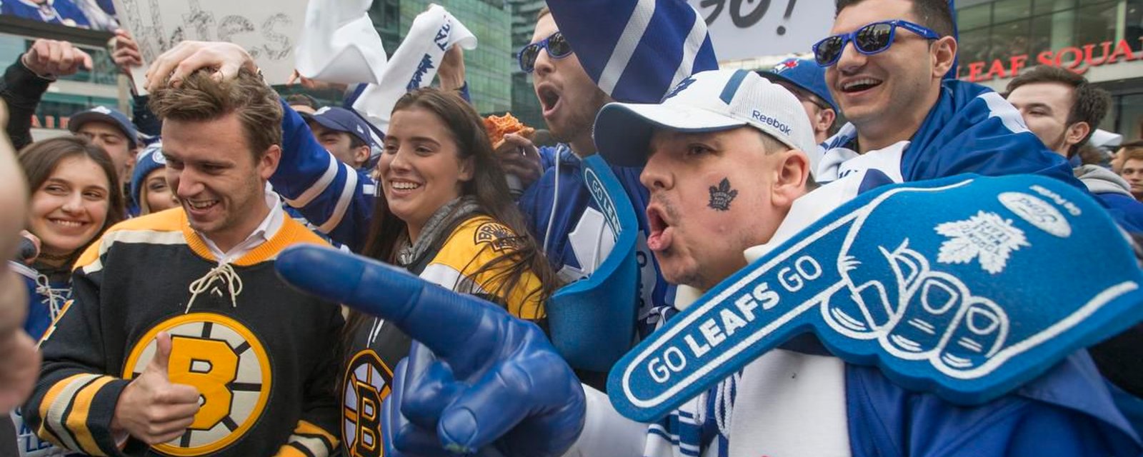 NHL fan proposes to girlfriend during Leafs-Bruins game in the BEST way possible! 