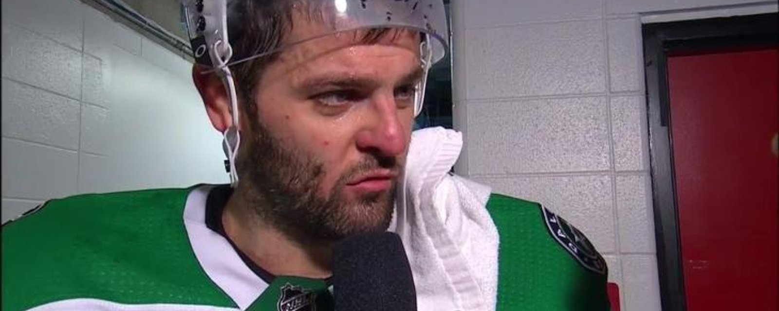 Radulov gets in altercation with his head coach during the game! 
