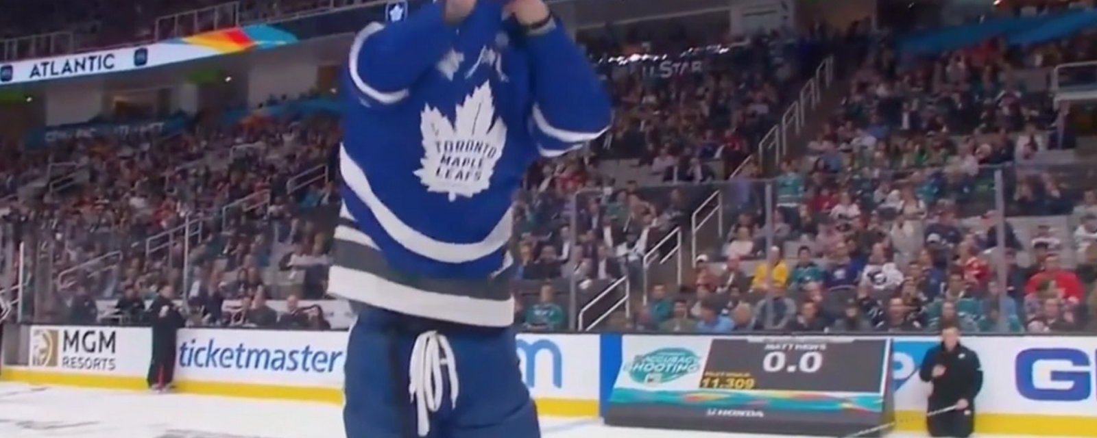 Matthews removes his Leafs jersey and wins over the crowd in San Jose!