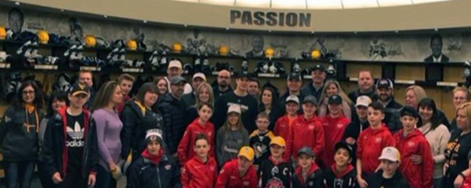 Sidney Crosby hosts his peewee team, gives them memory of a lifetime