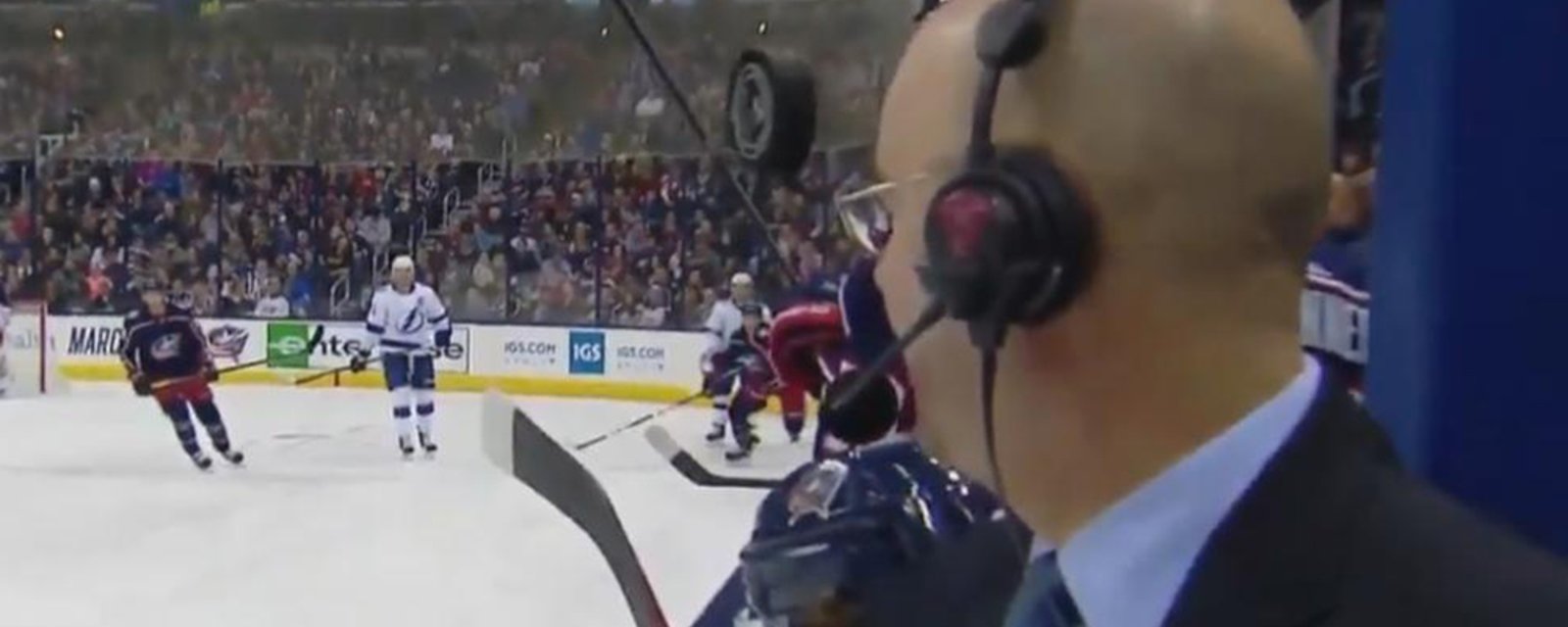 Pierre McGuire narrowly avoids puck to the face in Lightning vs Blue Jackets game