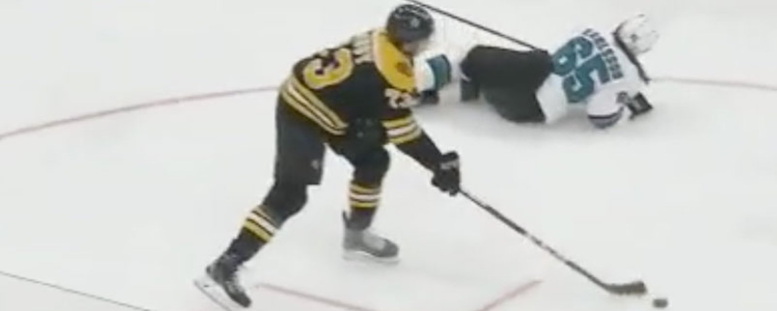 Breaking: Karlsson can barely move on Marchand's goal as the D-man plays injured! 