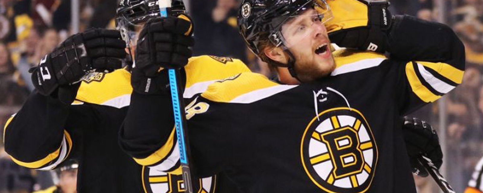 Pastrnak emulates teammate Marchand to troll the Leafs?! 