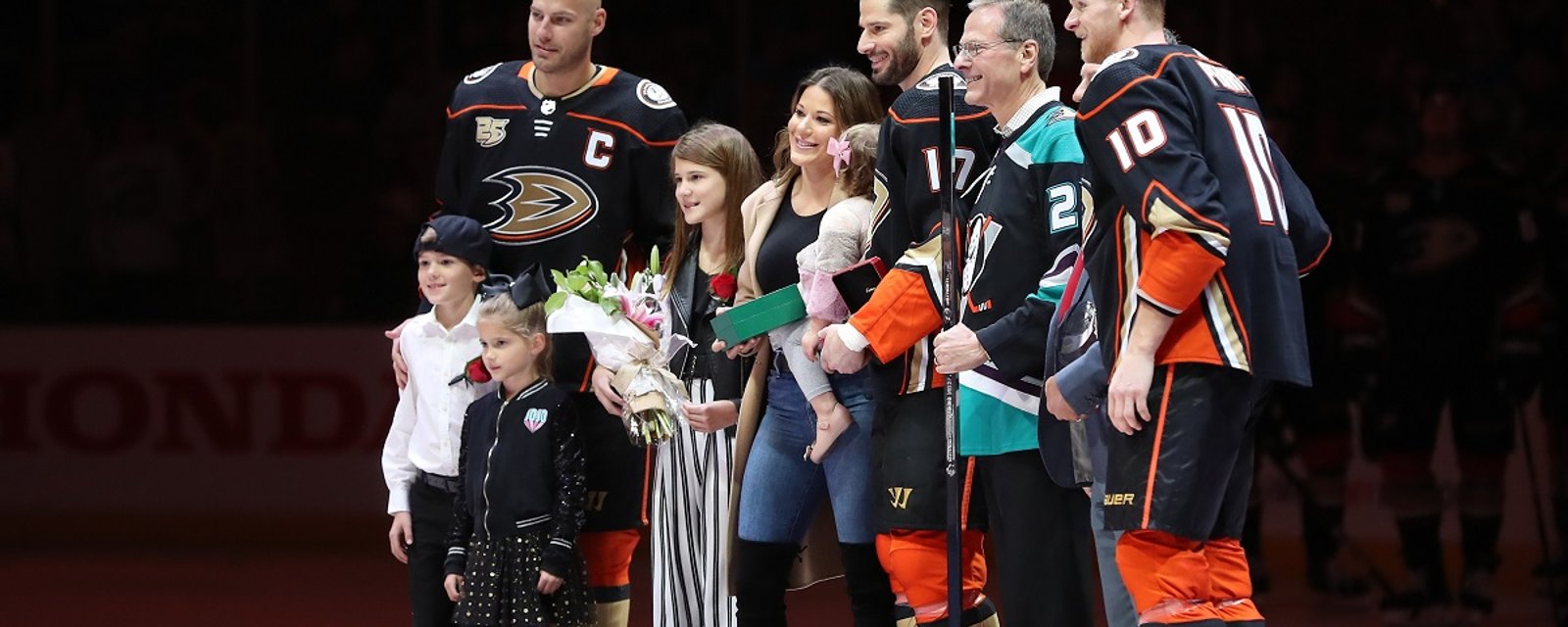 Anaheim Ducks insider calls on two players to retire. 