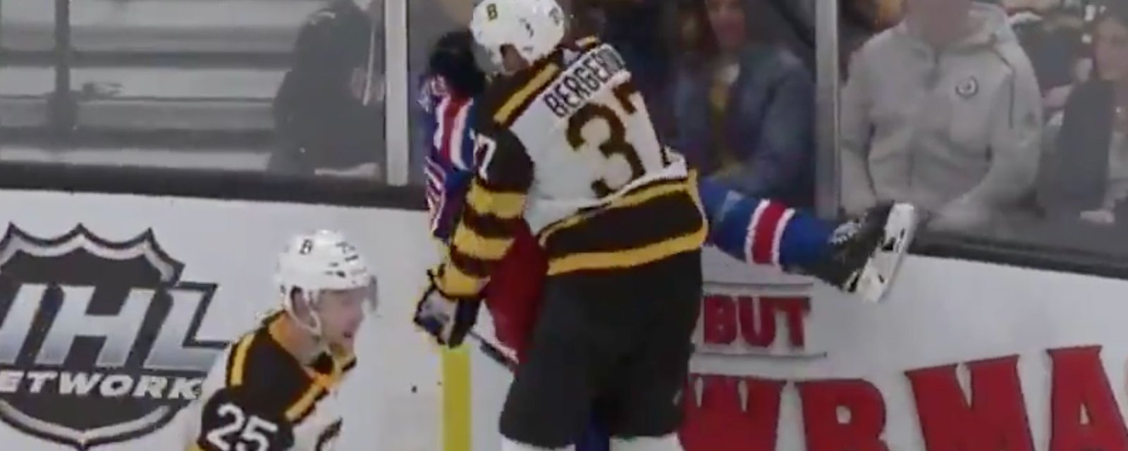 Patrice Bergeron forces Rangers’ Andersson to fight in rare scrap! 