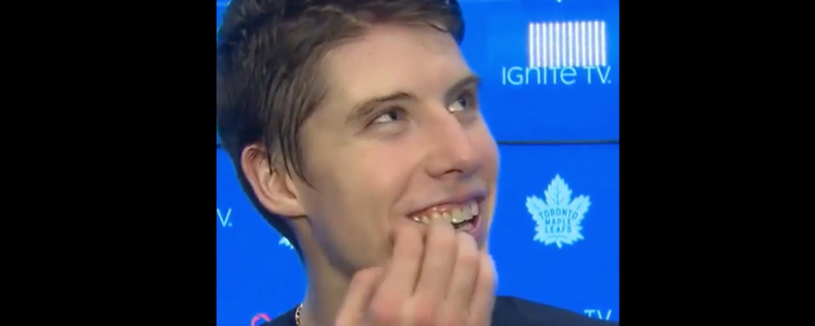 Watch Mitch Marner’s priceless reaction to a reporter using a selfie stick