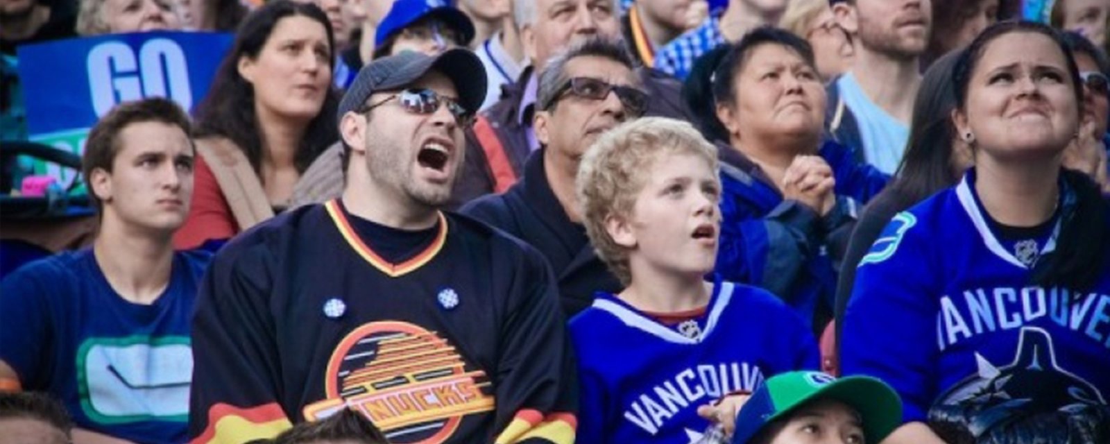 Canucks fire arena DJ after playing Blackhawks goal song