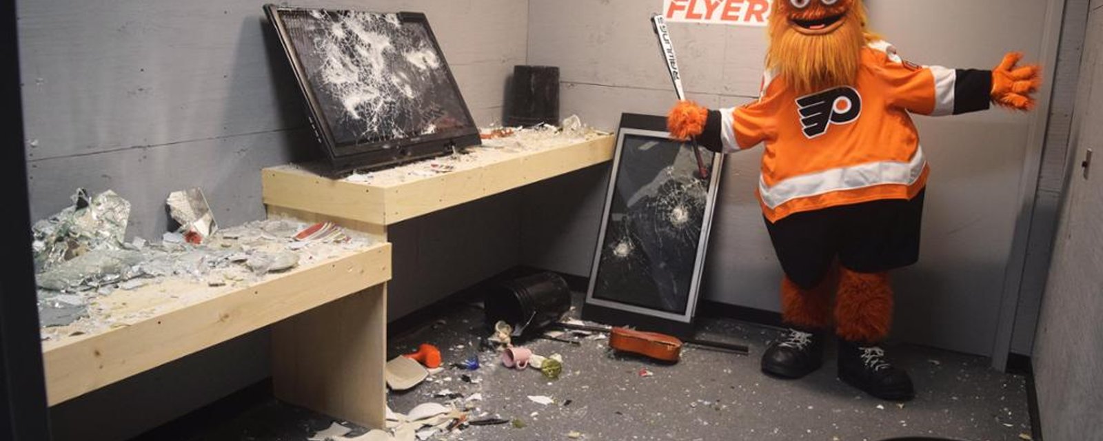 Flyers build ‘rage room’ for their fans in arena! 