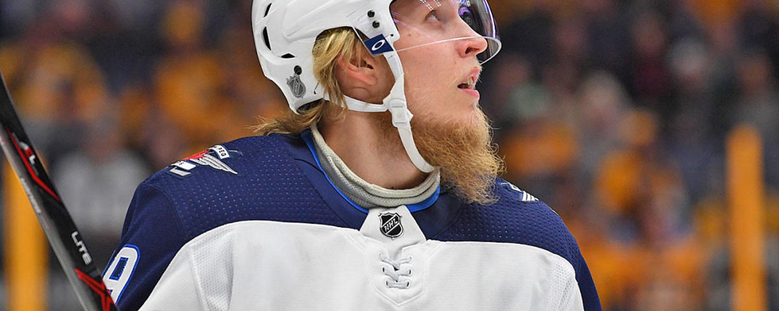 Laine waiting on contract because of dressing room discord? 