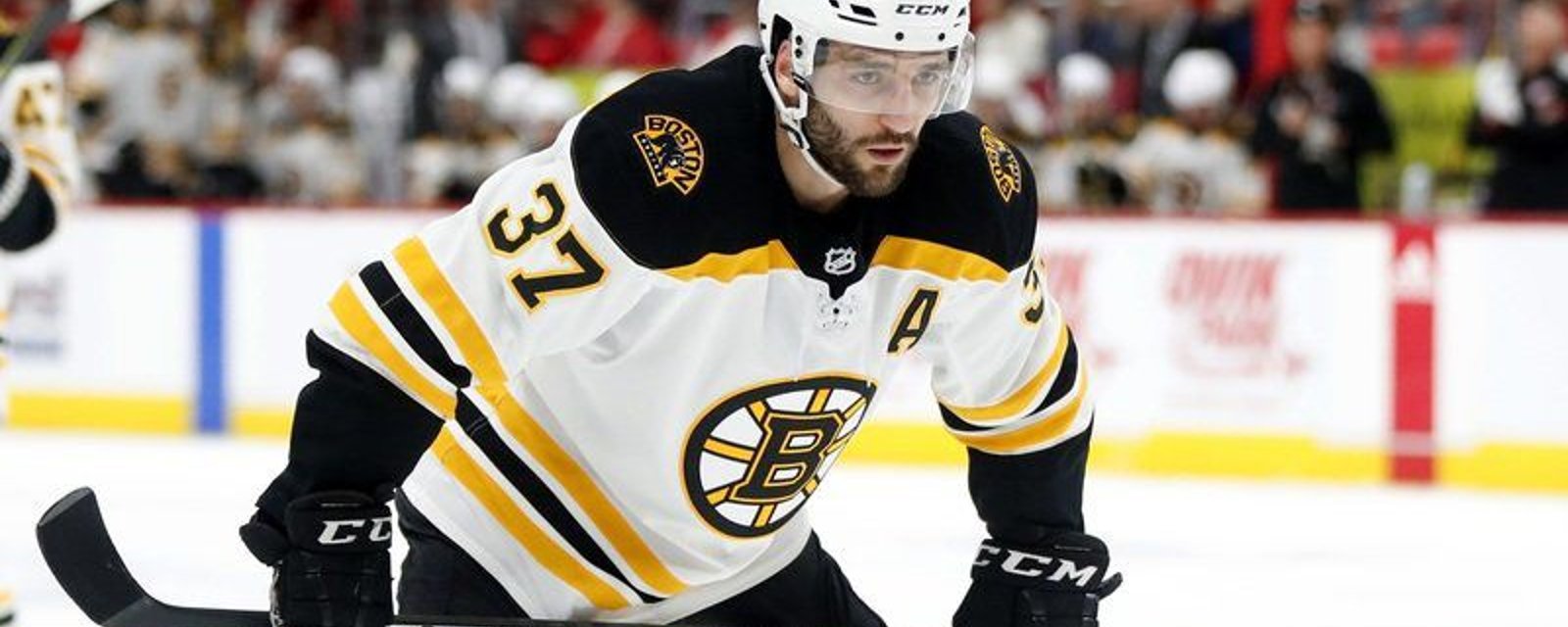 Patrice Bergeron makes incredibly classy move right before game vs. Leafs 