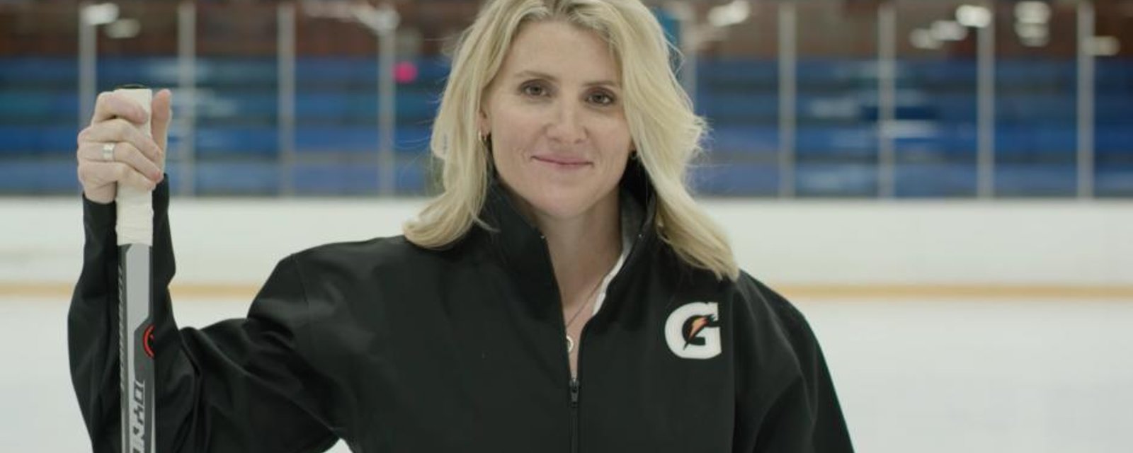 Hayley Wickenheiser stops young fan from attempting suicide on social media
