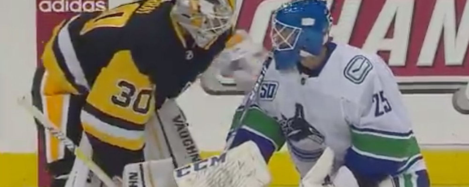Pens’ Murray makes classy move to rival goalie Markstrom before the game