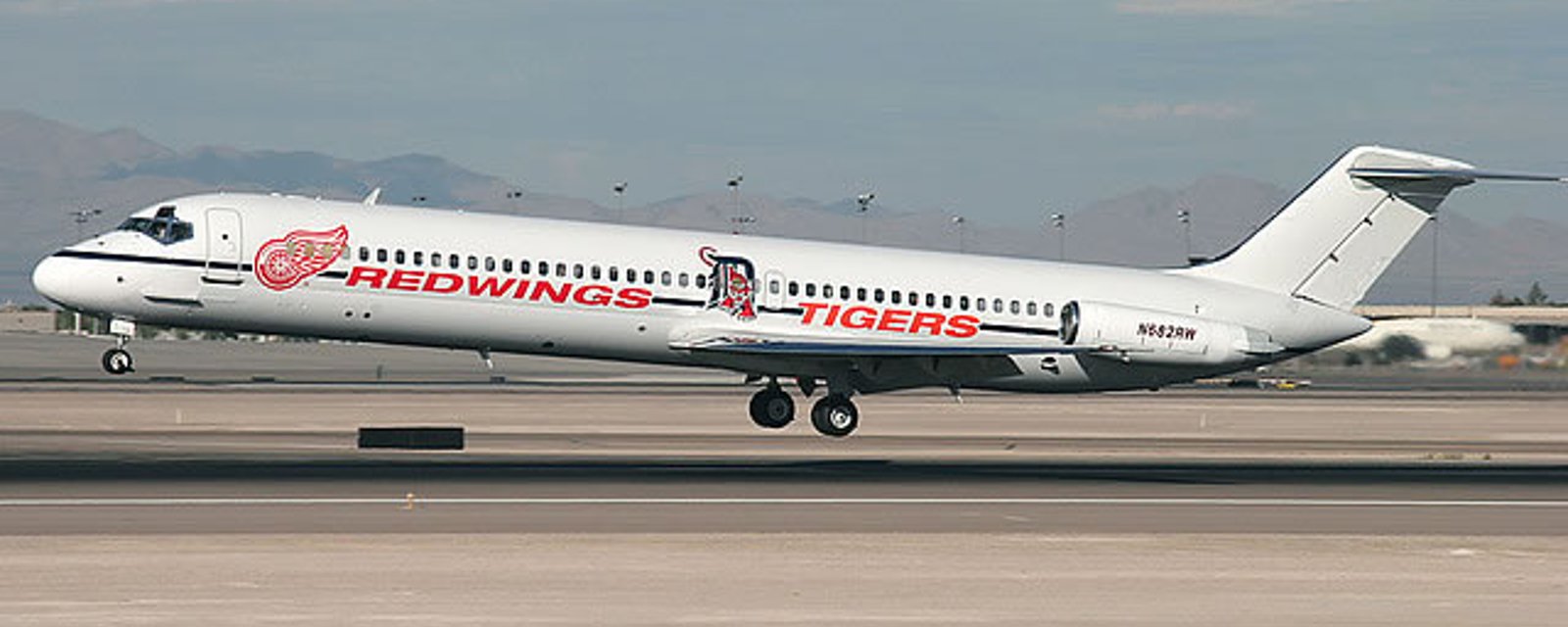Red Wings’ plane in trouble on top of last night’s loss