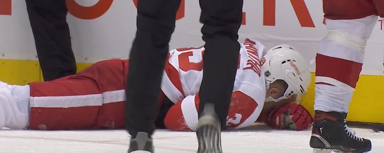Anthony Mantha in bad shape after a huge slam from Jake Muzzin.
