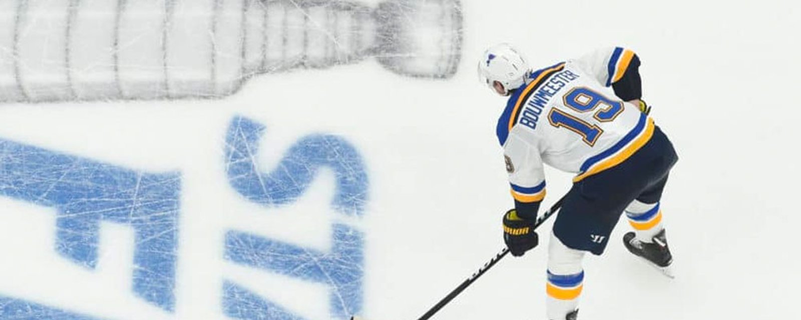 Jay Bouwmeester sends texts from hospital bed