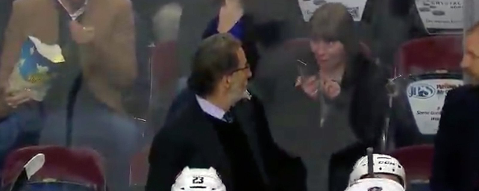 Tortorella shuts down a fan who asks him for a selfie mid-game