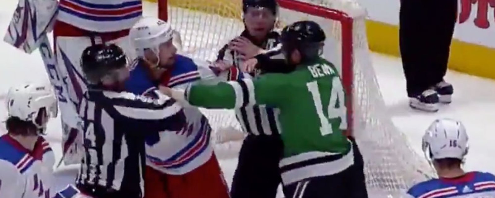 Jamie Benn pushes ref out of the way to fight Smith! 