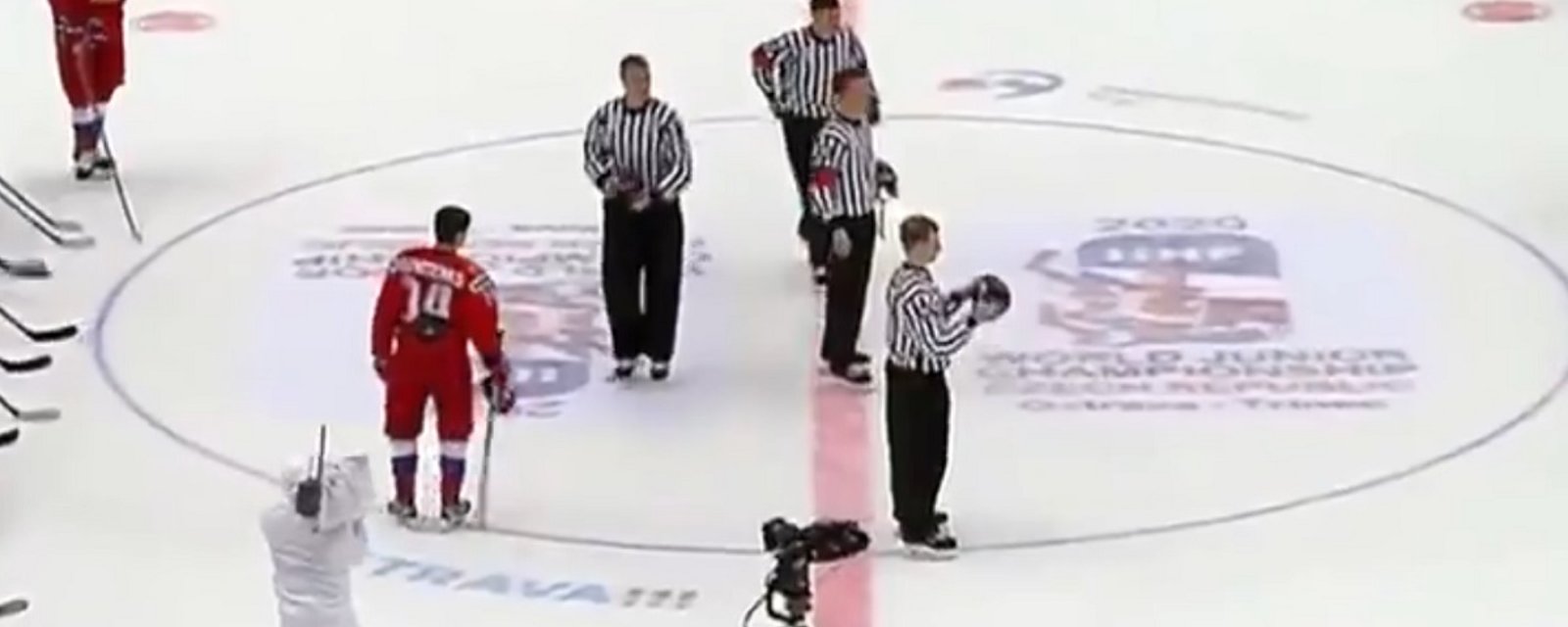 Canada's captain disrespects the Russian Anthem at the World Juniors.