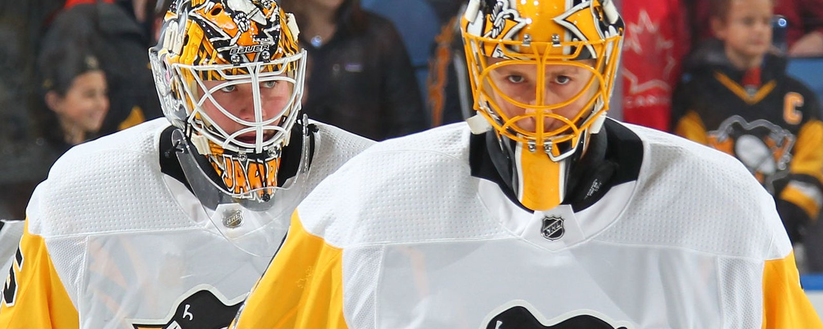 Penguins pull sneaky move in between the pipes! 
