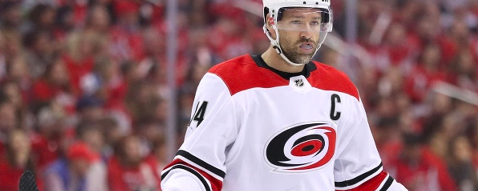 Justin Williams officially returns to the NHL! 