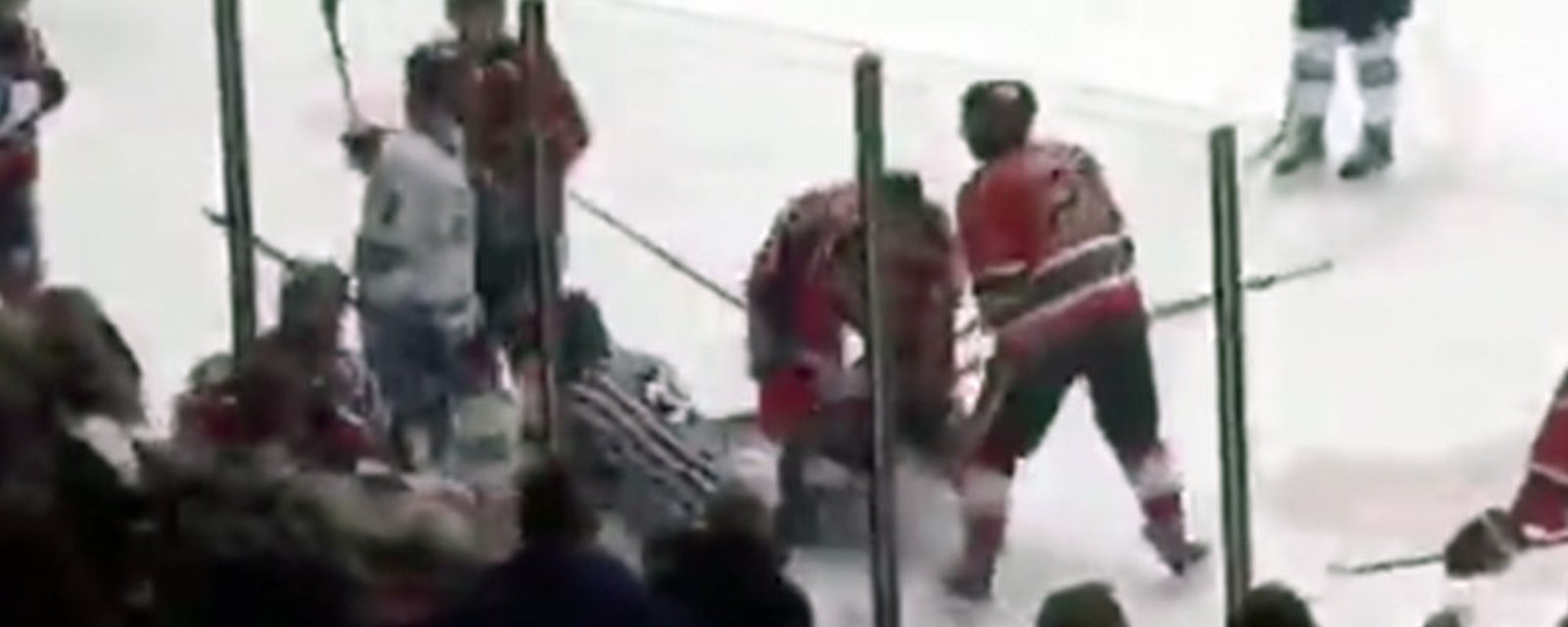 Minor leaguer intentionally fires slapshot into opposing team’s bench then gets absolutely pummelled!