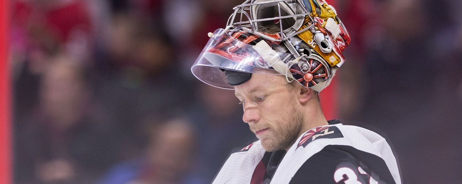 Coyotes mysteriously pull Antti Raanta out of the starting lineup just minutes before the game.
