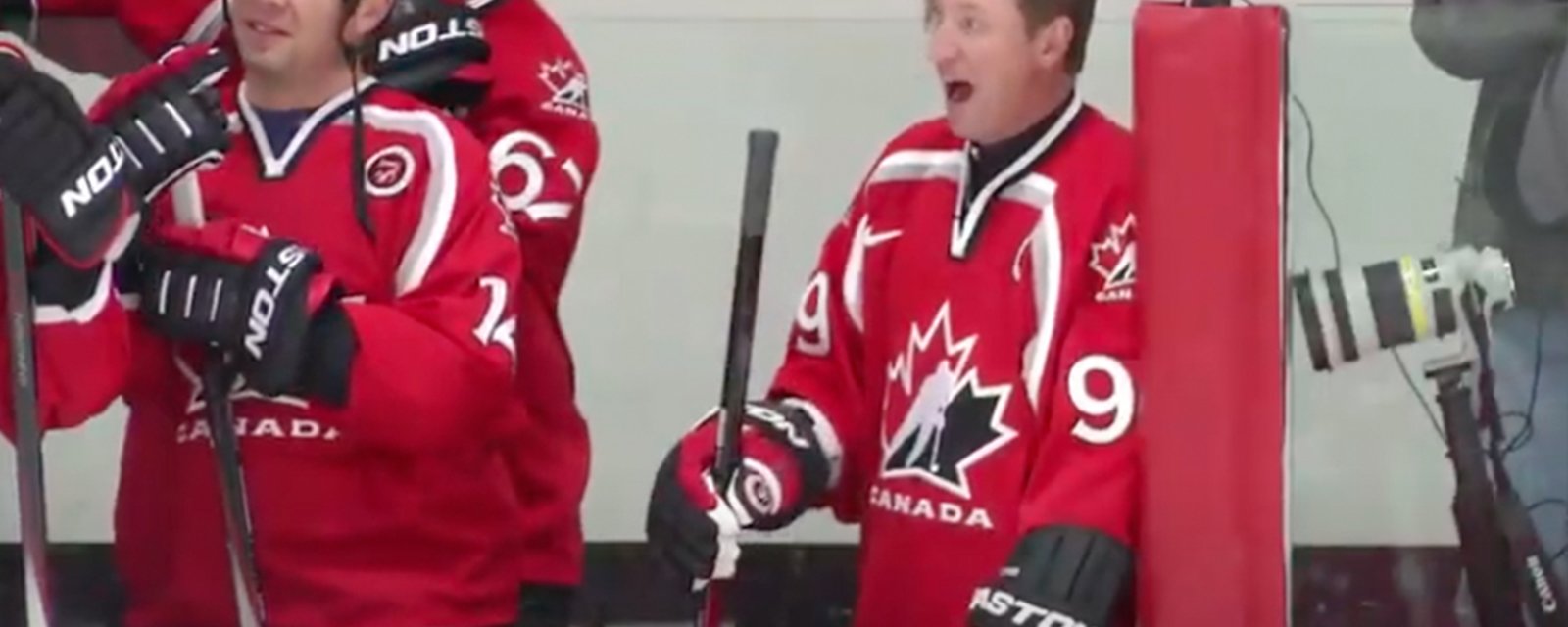 A mic'd up Gretzky chirps opponents at fantasy camp