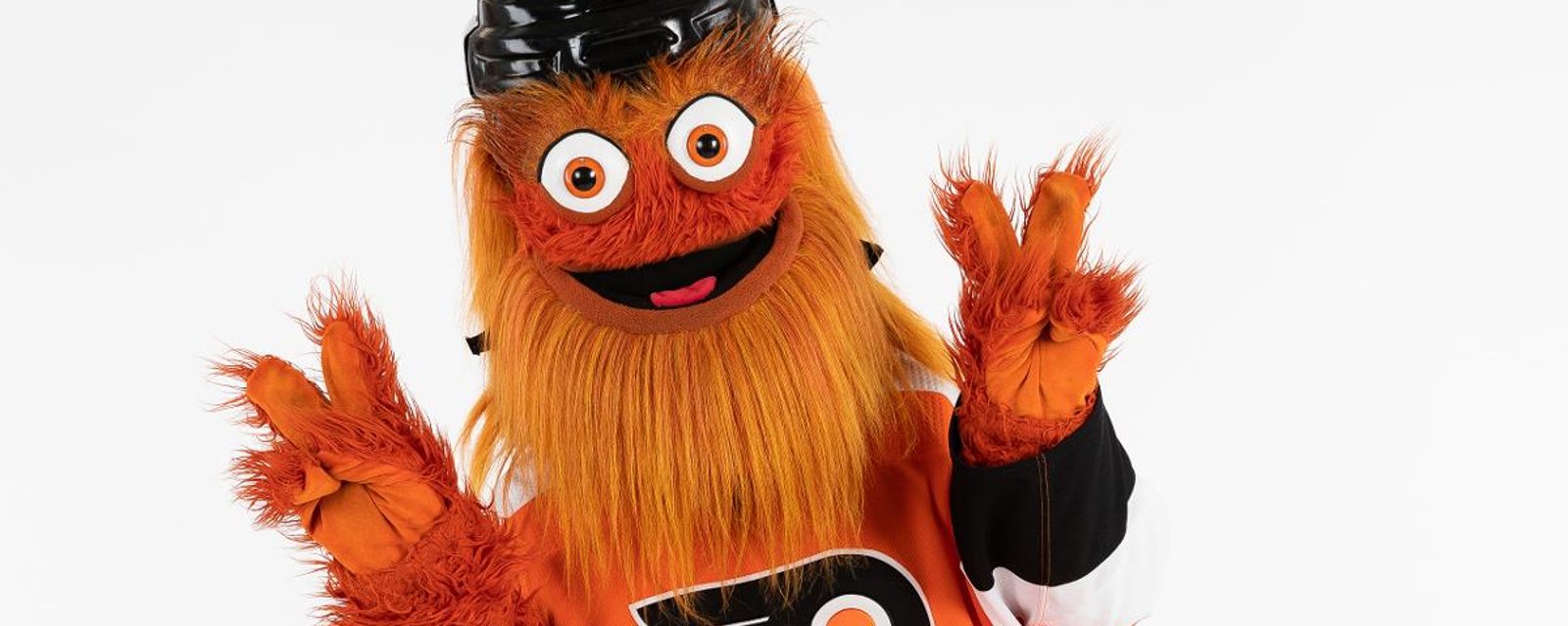 Flyers’ Gritty already calls out the Seattle Kraken on Twitter! 