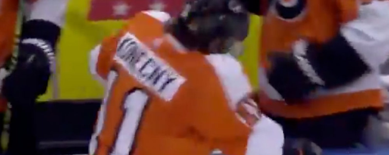 Flyers’ Konecny flips out at the bench, takes anger out in ridiculous manner! 