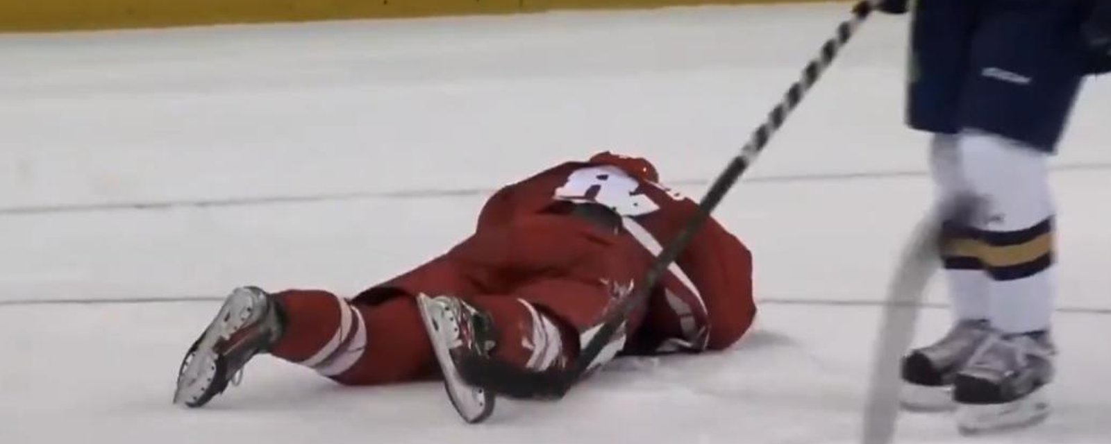 Habs top prospect Cole Caufield laid out by an ugly hit.