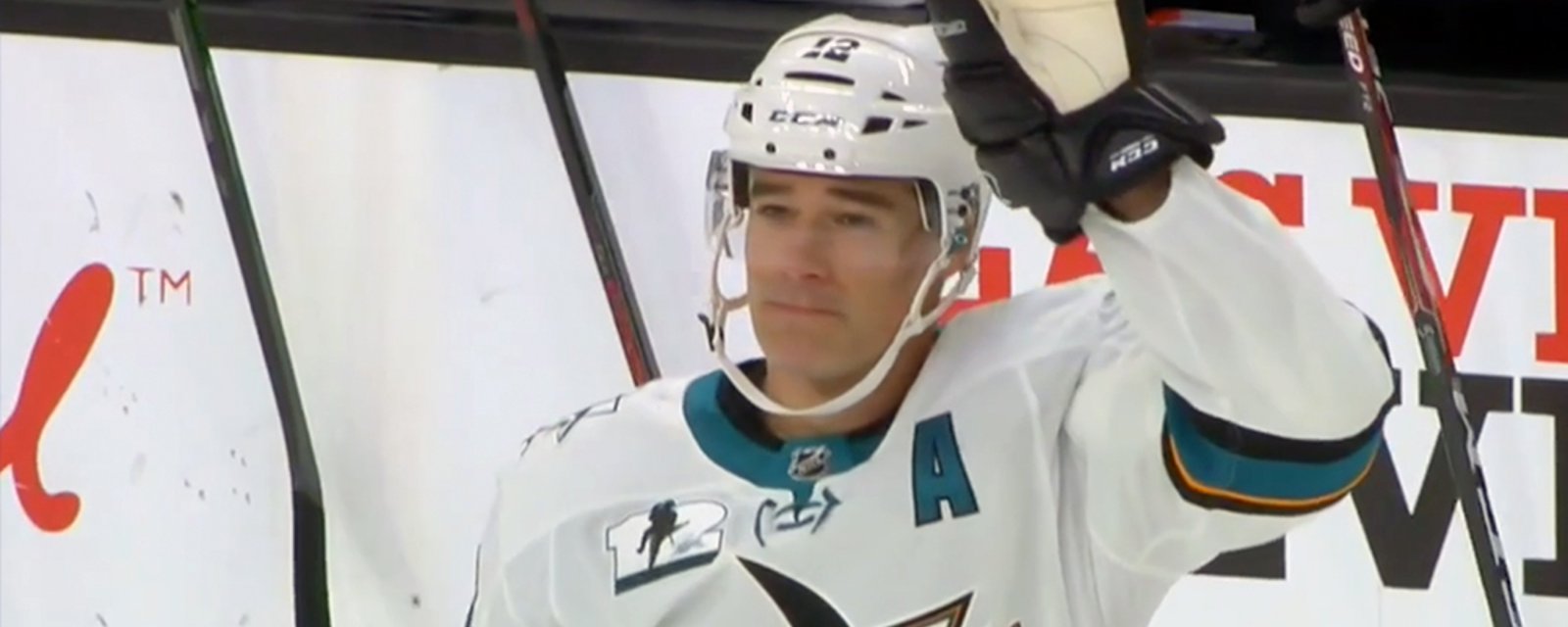 An emotional Patrick Marleau receives a standing ovation in Vegas