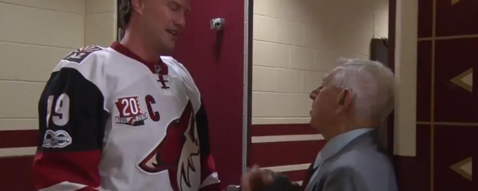 Current and former NHL players react to the passing of beloved Coyotes employee Lou Monaco.