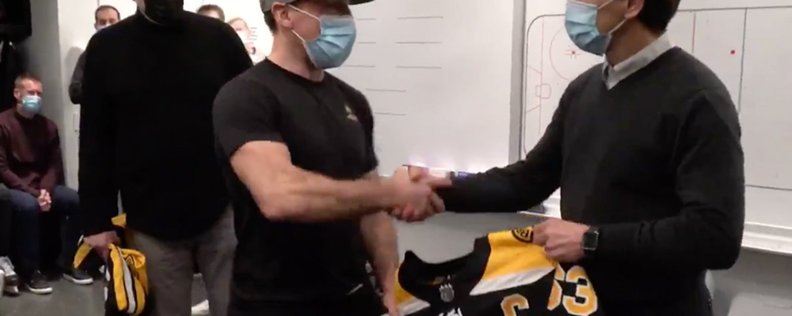 Bruins prank Bergeron by giving Marchand the “C” in front of the entire team