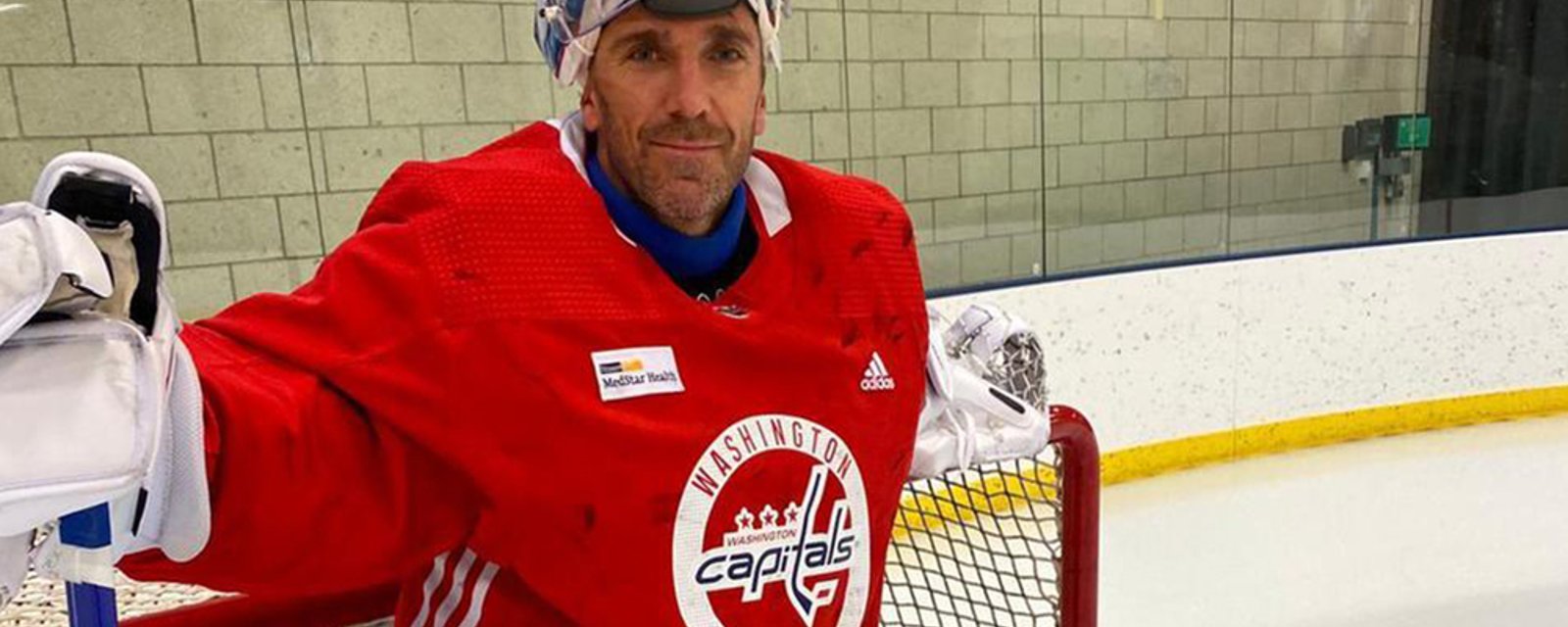 Henrik Lundqvist is back on the ice!