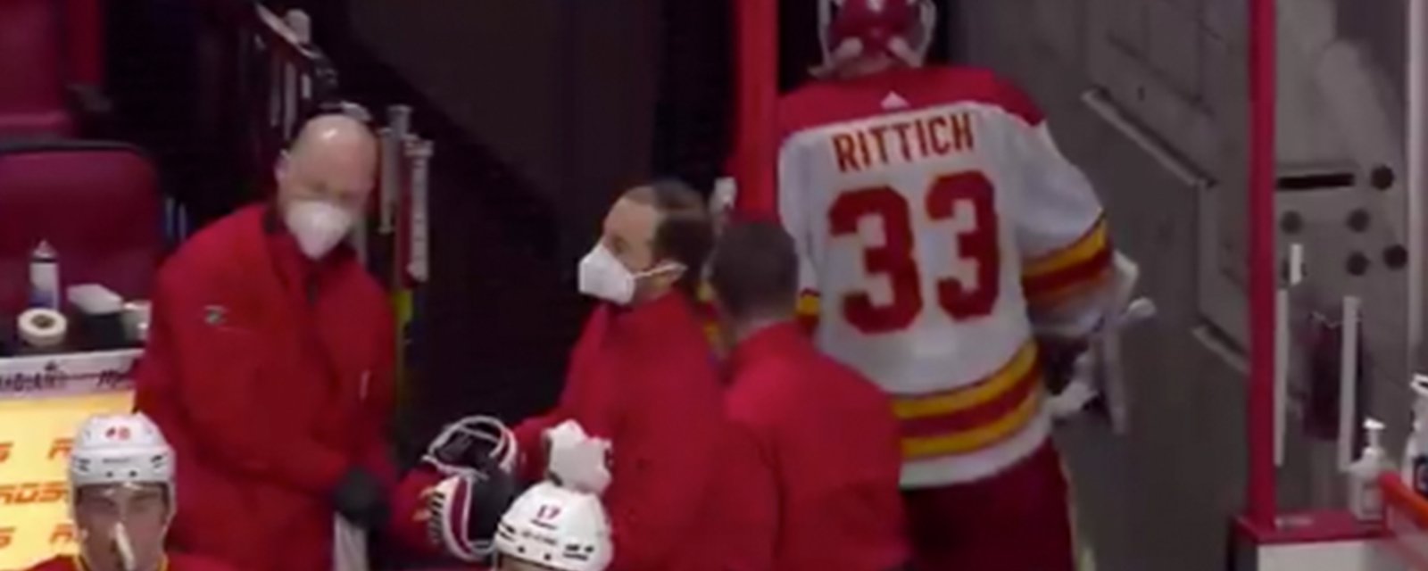 Rittich slams his head against concrete wall after getting pulled against Sens