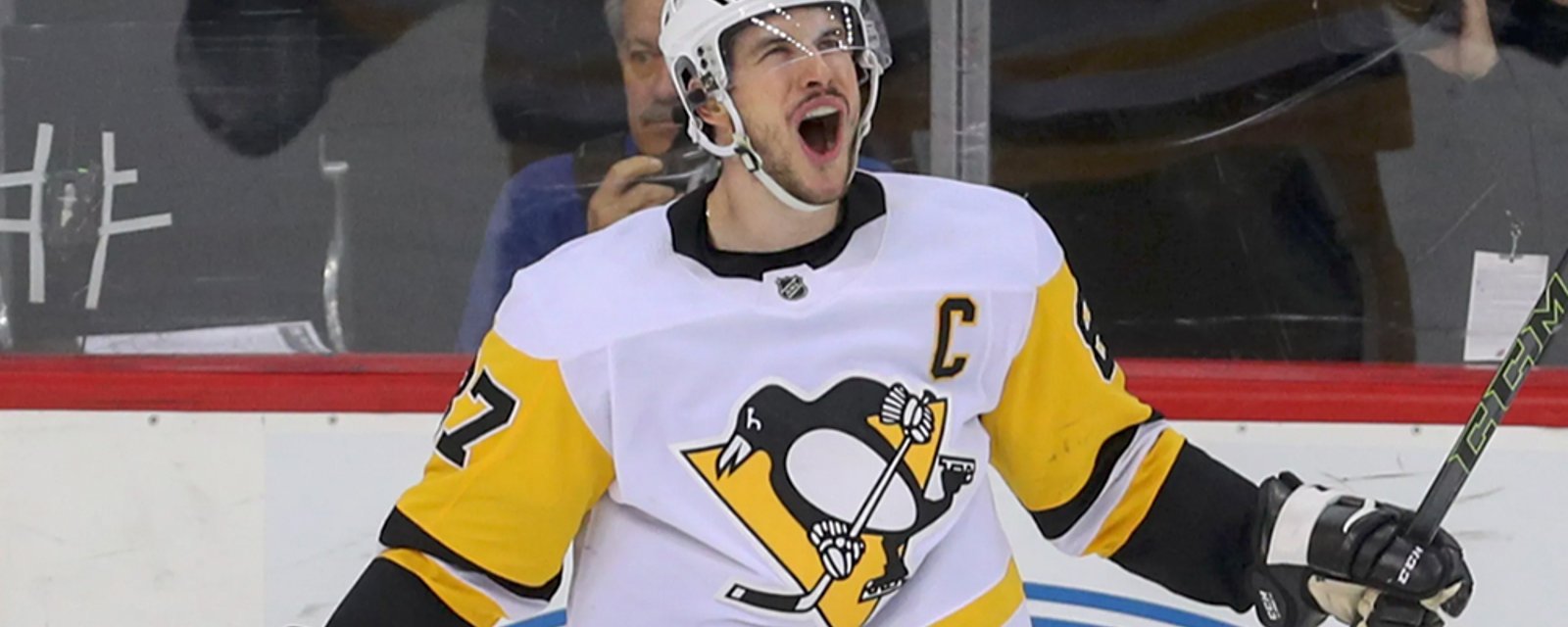 Sidney Crosby has tied Wayne Gretzky in the NHL record books 