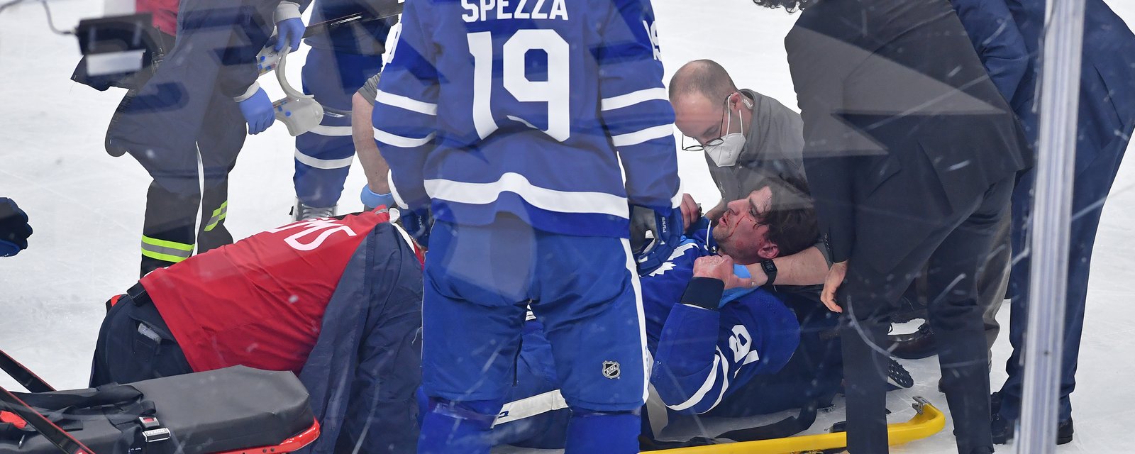 Spezza shares scary details as he attended to Tavares following brutal hit 