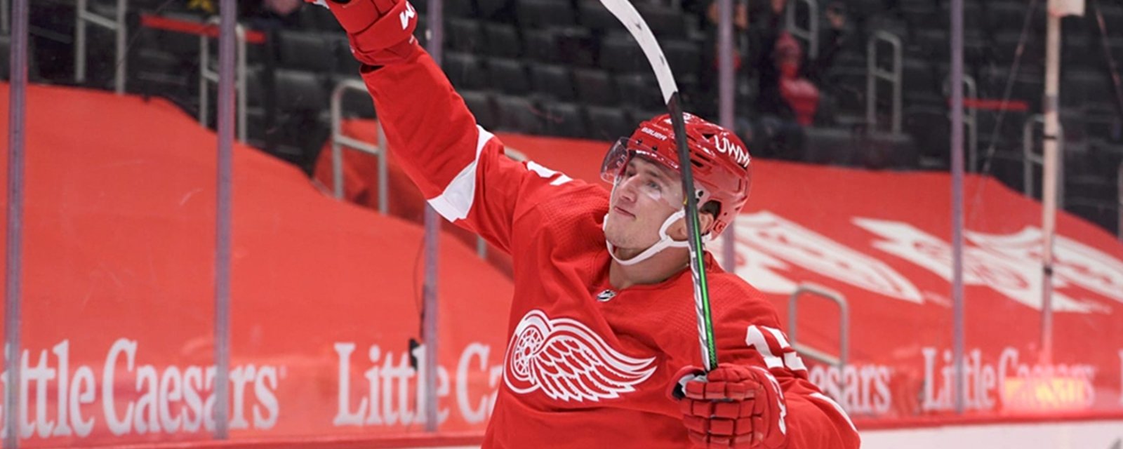 Newly re-signed forward Jakub Vrana happy to remain with Red Wings