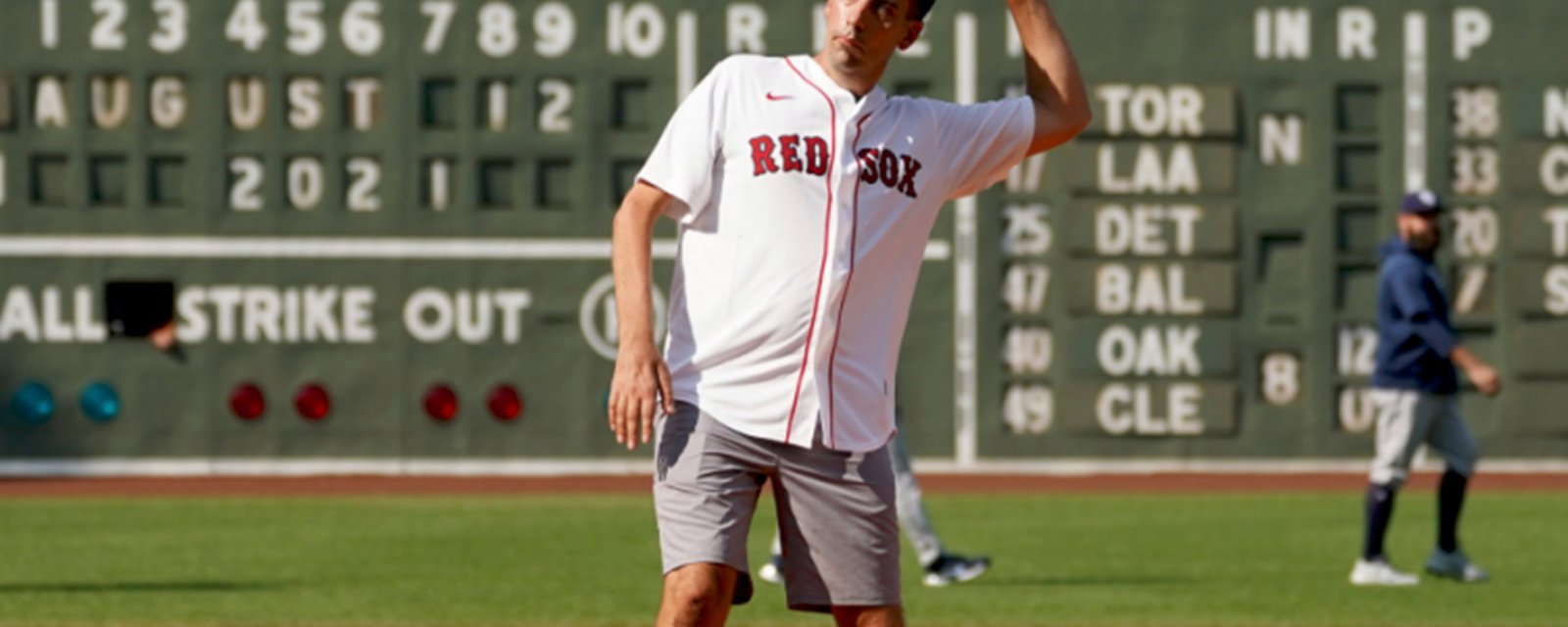 Calgary Flames assistant GM Chris Snow throws out first pitch at Fenway Park 