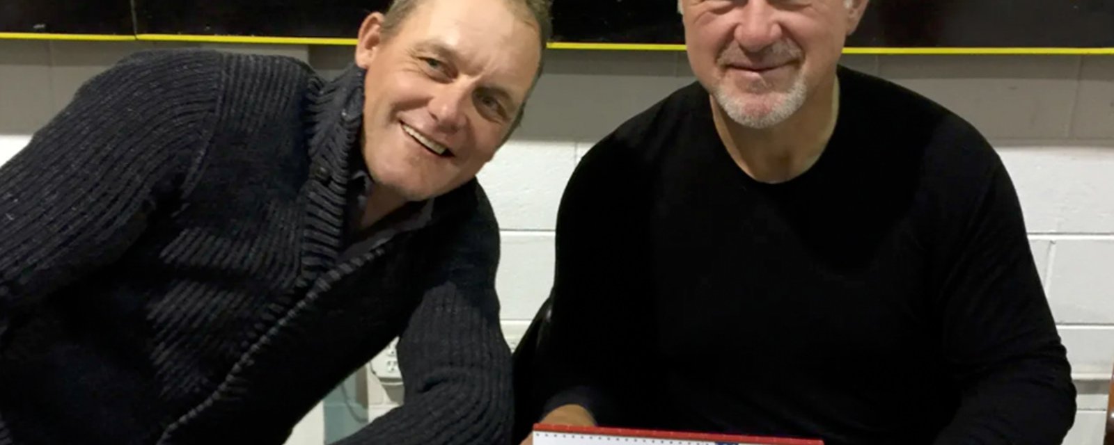 Flashback: Darren McCarty and Claude Lemieux sign autographs together 