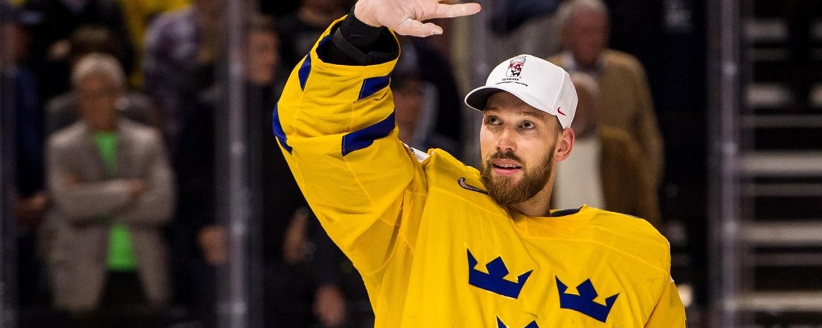 Anders Nilsson says injuries have forced him to retire.