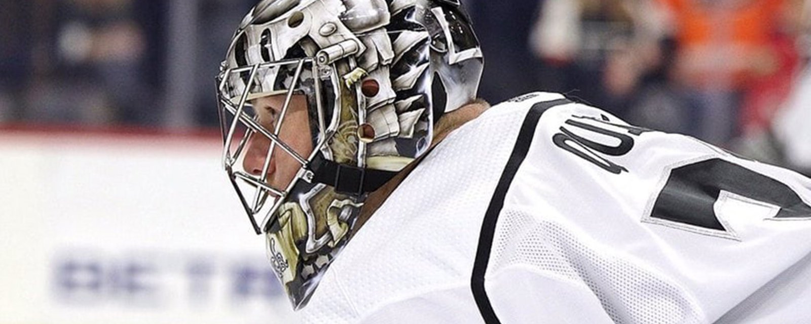 Kings goaltender Jonathan Quick turns back the clock with his new gear 